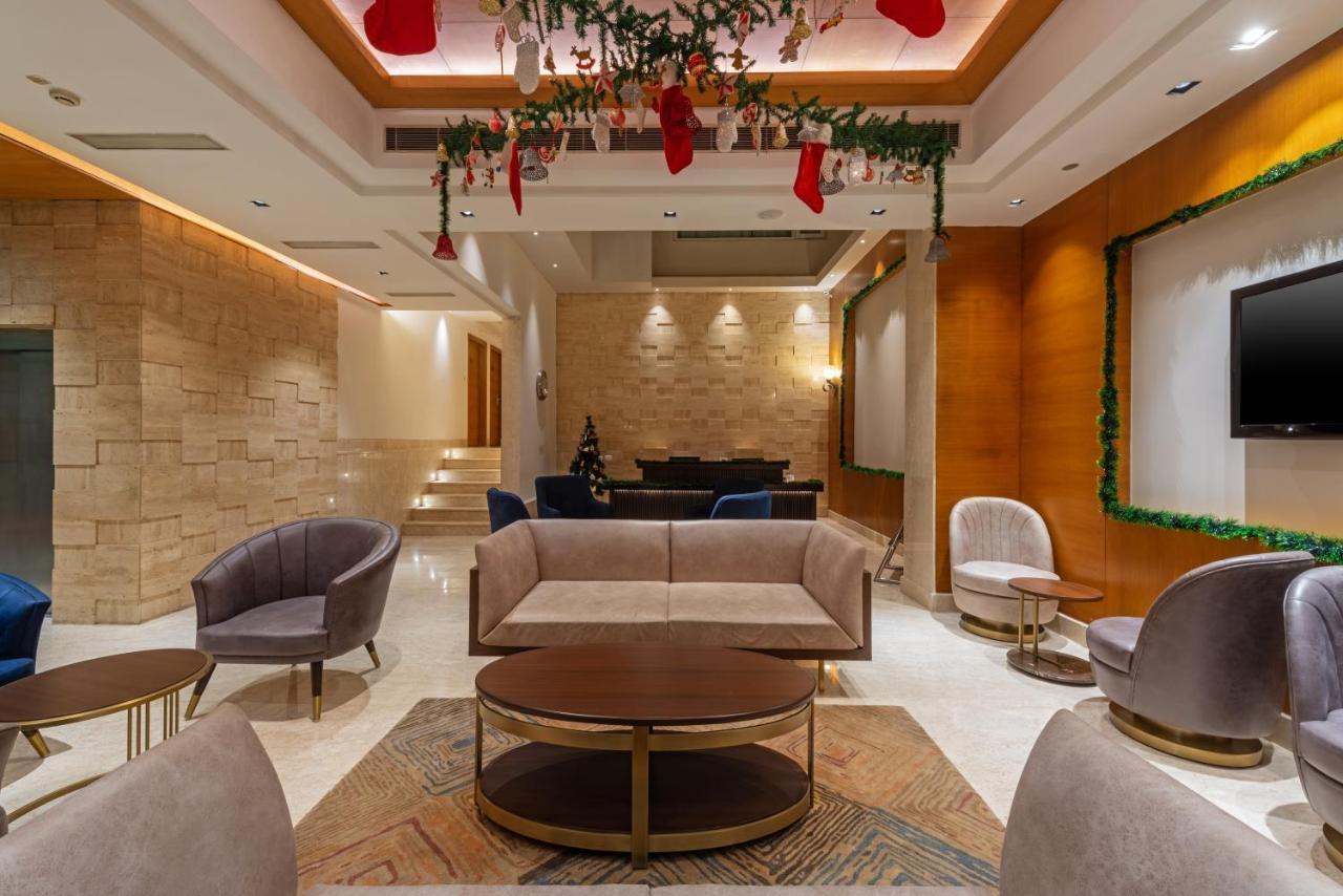 Hotel Saket 27 Ню Делхи Екстериор снимка