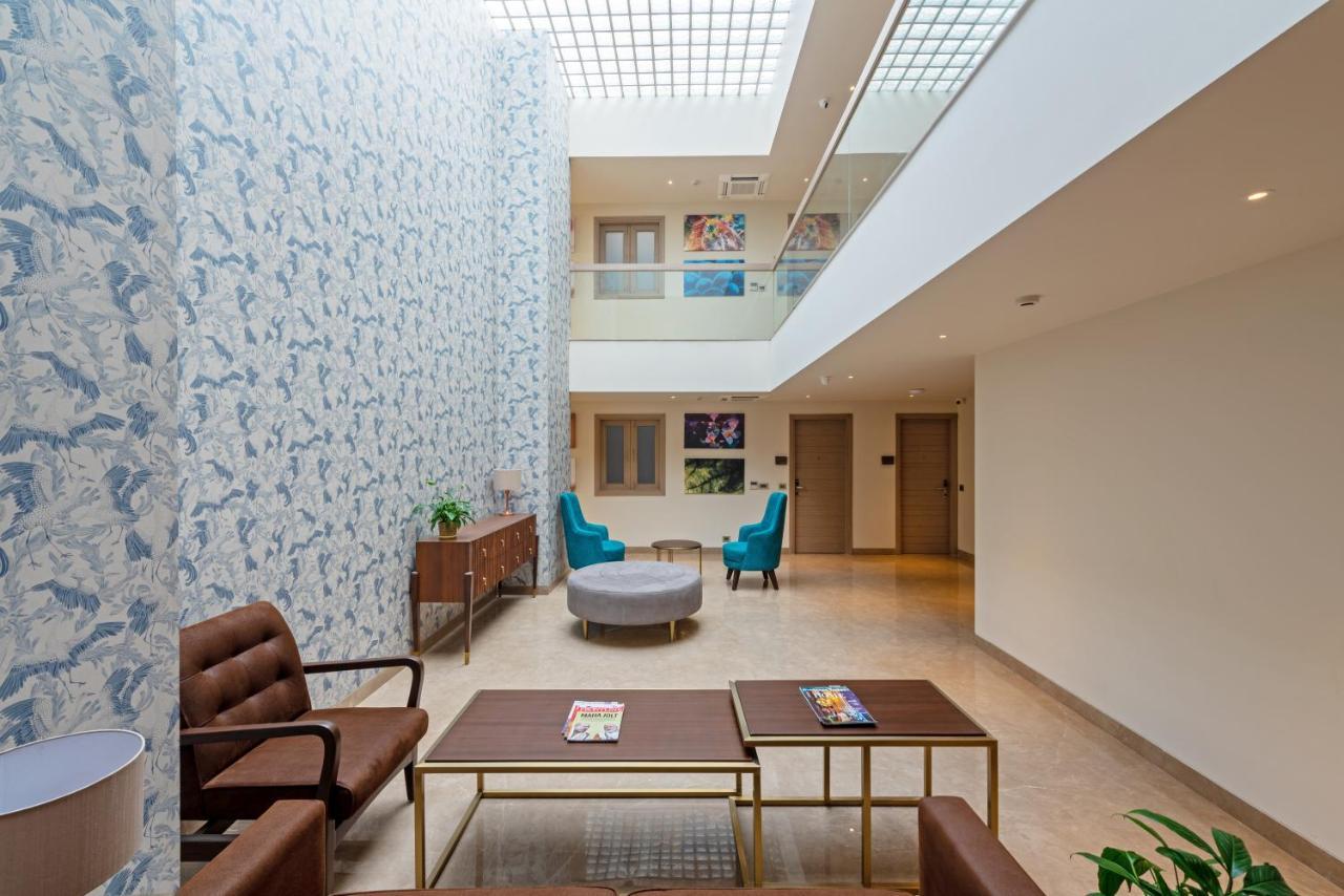 Hotel Saket 27 Ню Делхи Екстериор снимка