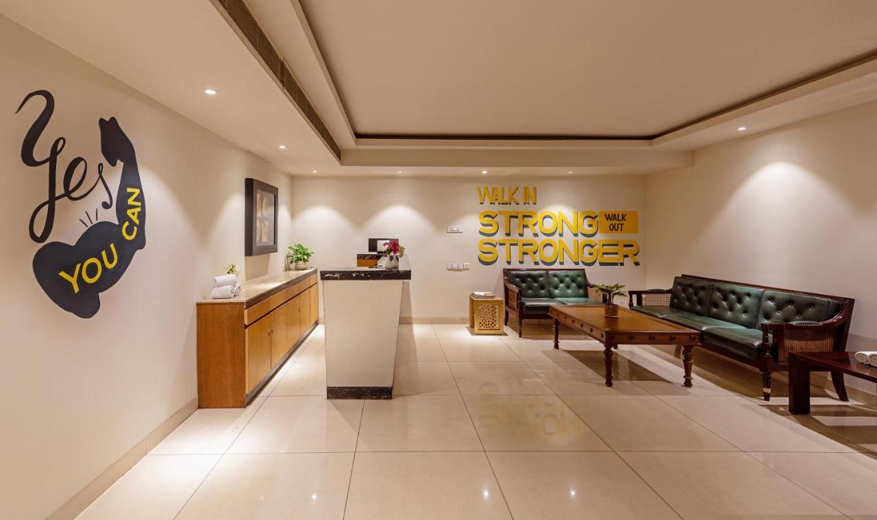Hotel Saket 27 Ню Делхи Екстериор снимка