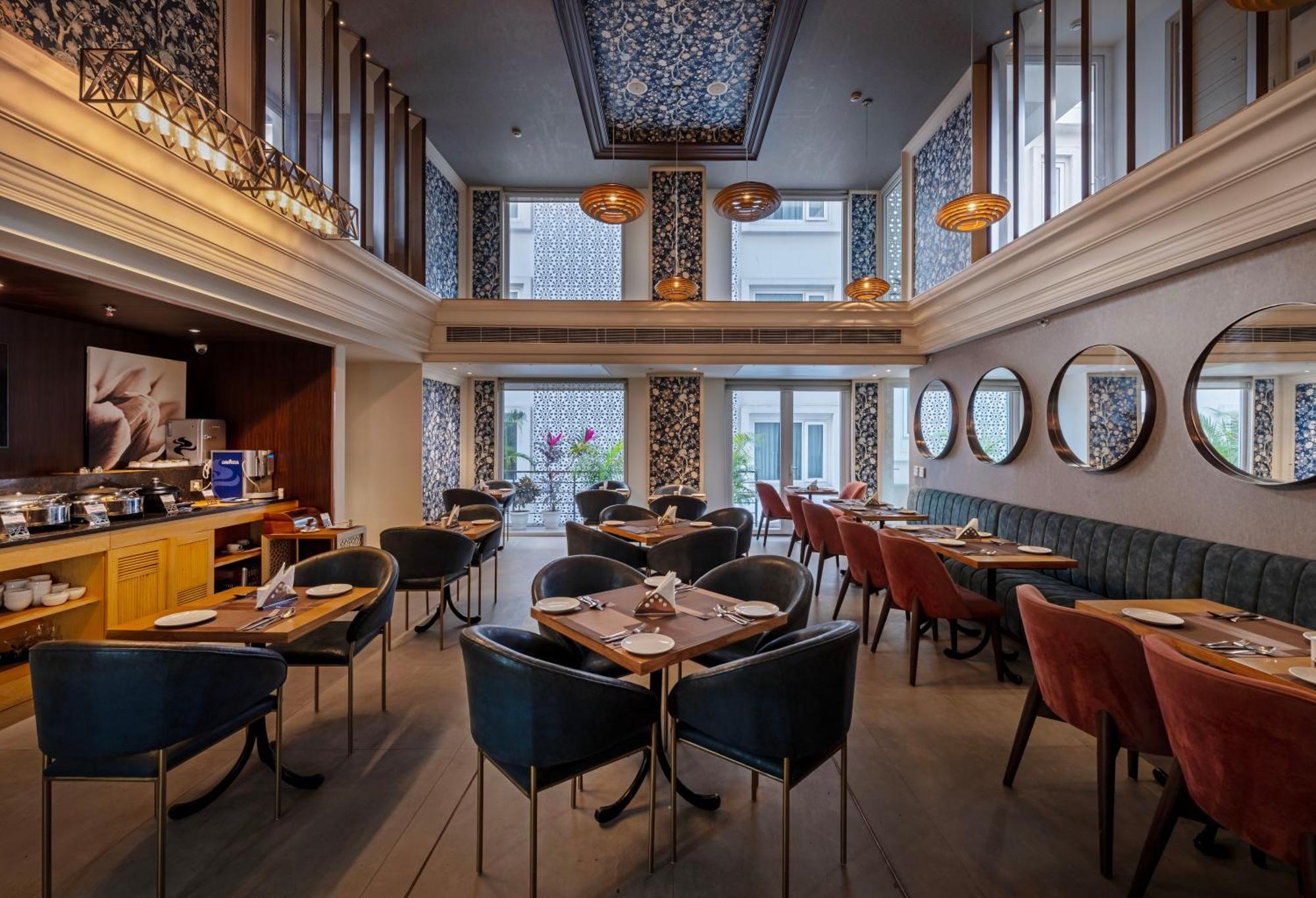 Hotel Saket 27 Ню Делхи Екстериор снимка