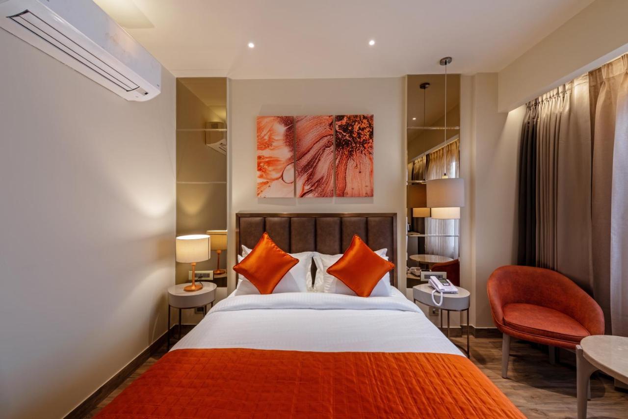 Hotel Saket 27 Ню Делхи Екстериор снимка